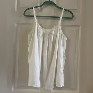 Old Navy white cotton camisole. Adjustable straps. GUC! Size Medium.
